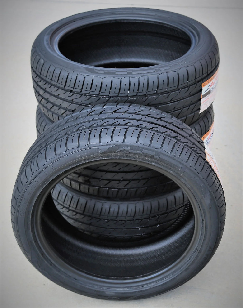 235/40R19 96 W All-Season N452