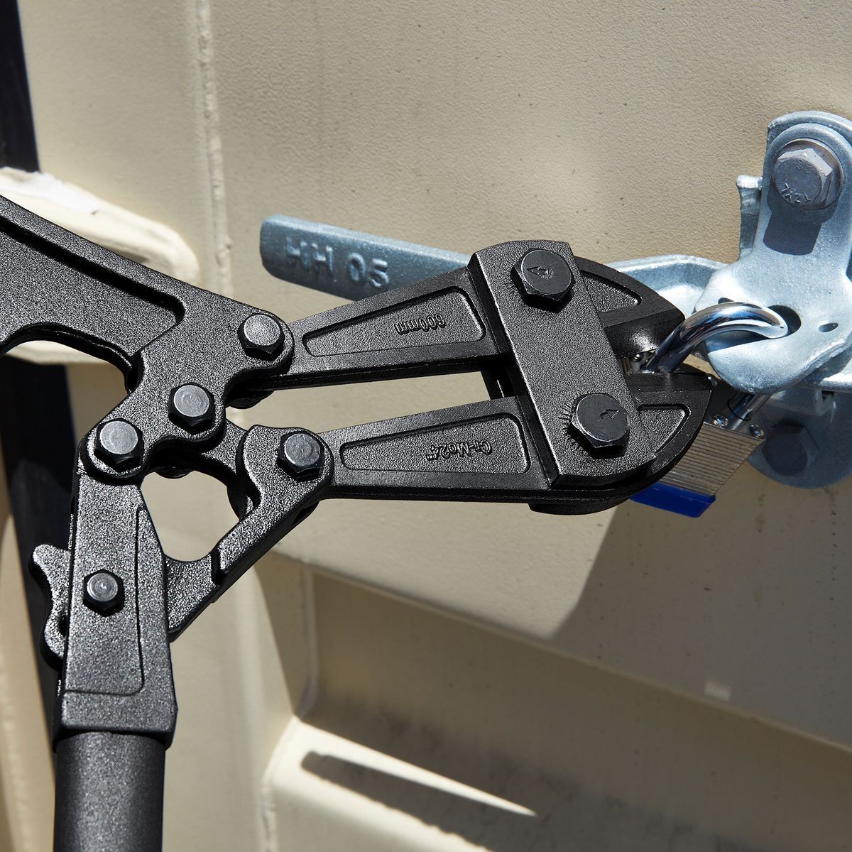 24 in. Compound Bolt Cutter Q558