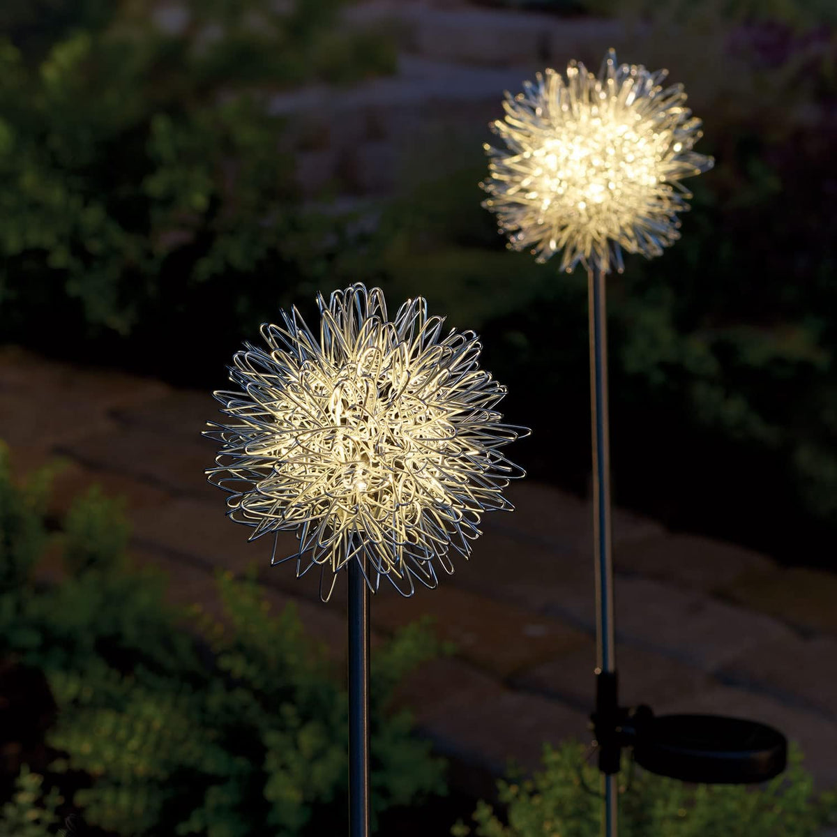 Set of 2 LED Solar Garden Stakes Z61326