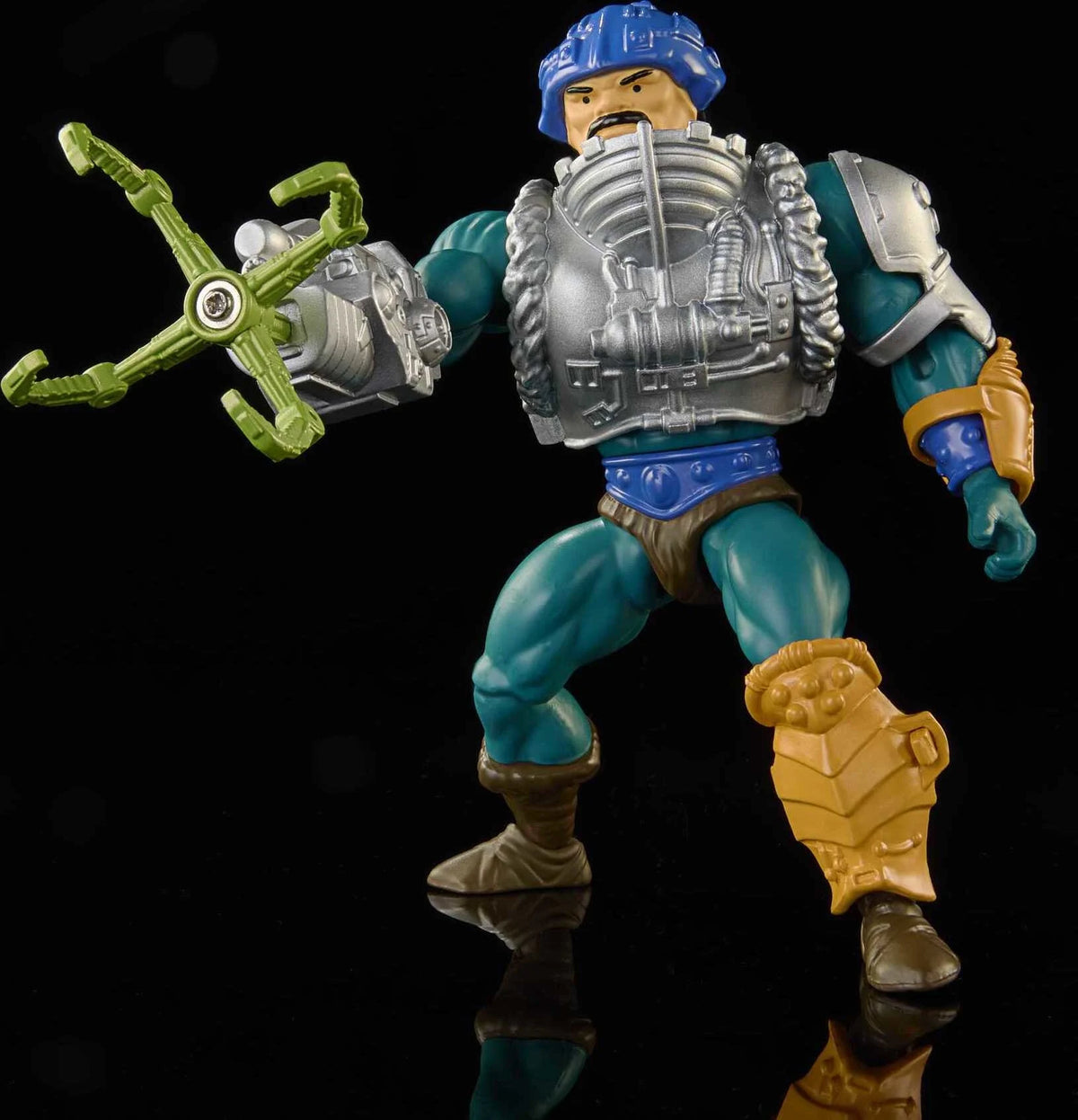 Serpent Claw Man-at-arms Action Figure & Accessory, Posable (5.5 inch) V2873