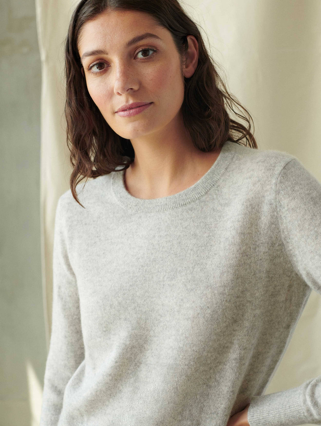 Misty Grey Heather Cashmere Crewneck Q217