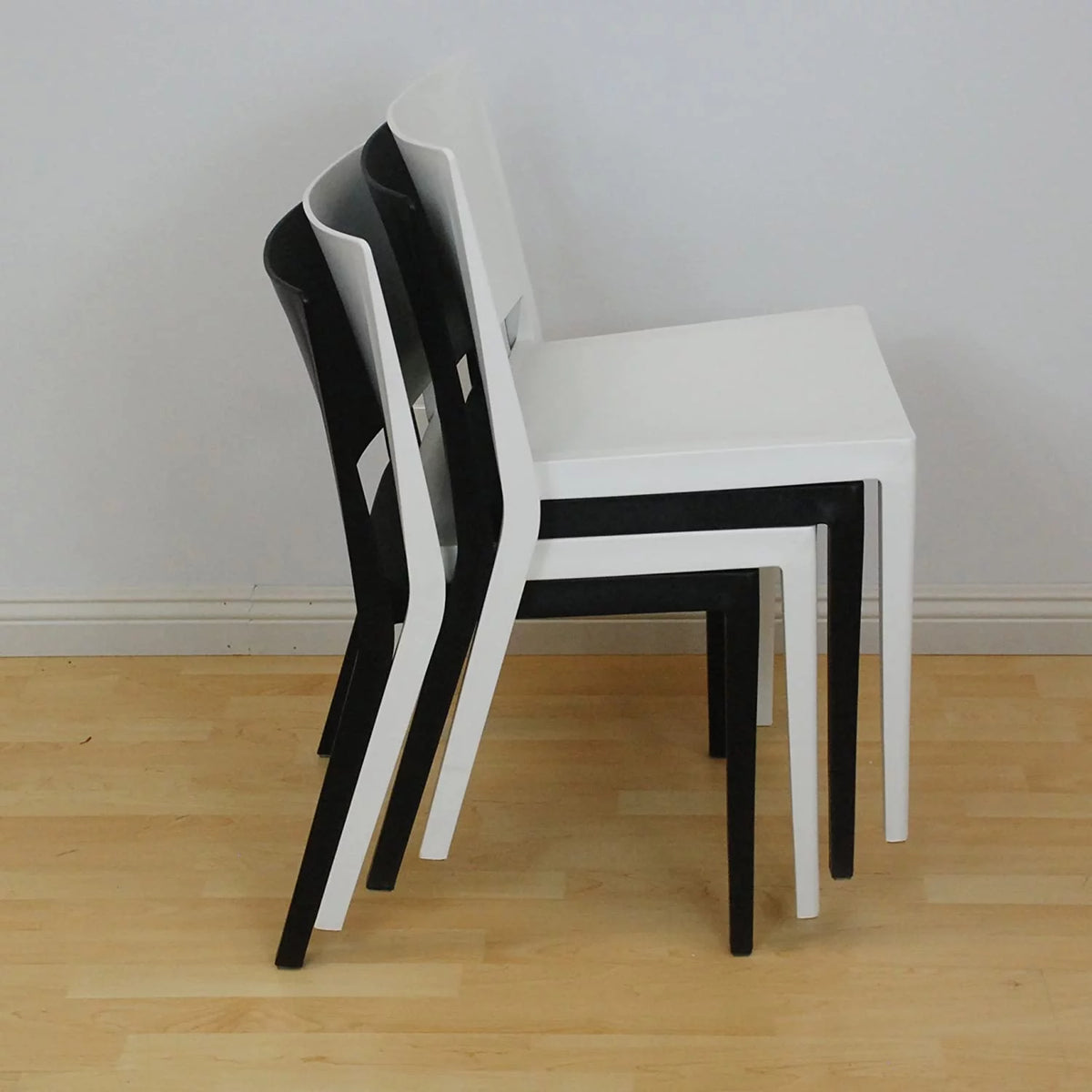 White Molded Plastic Side Chairs Set of 2 W766265