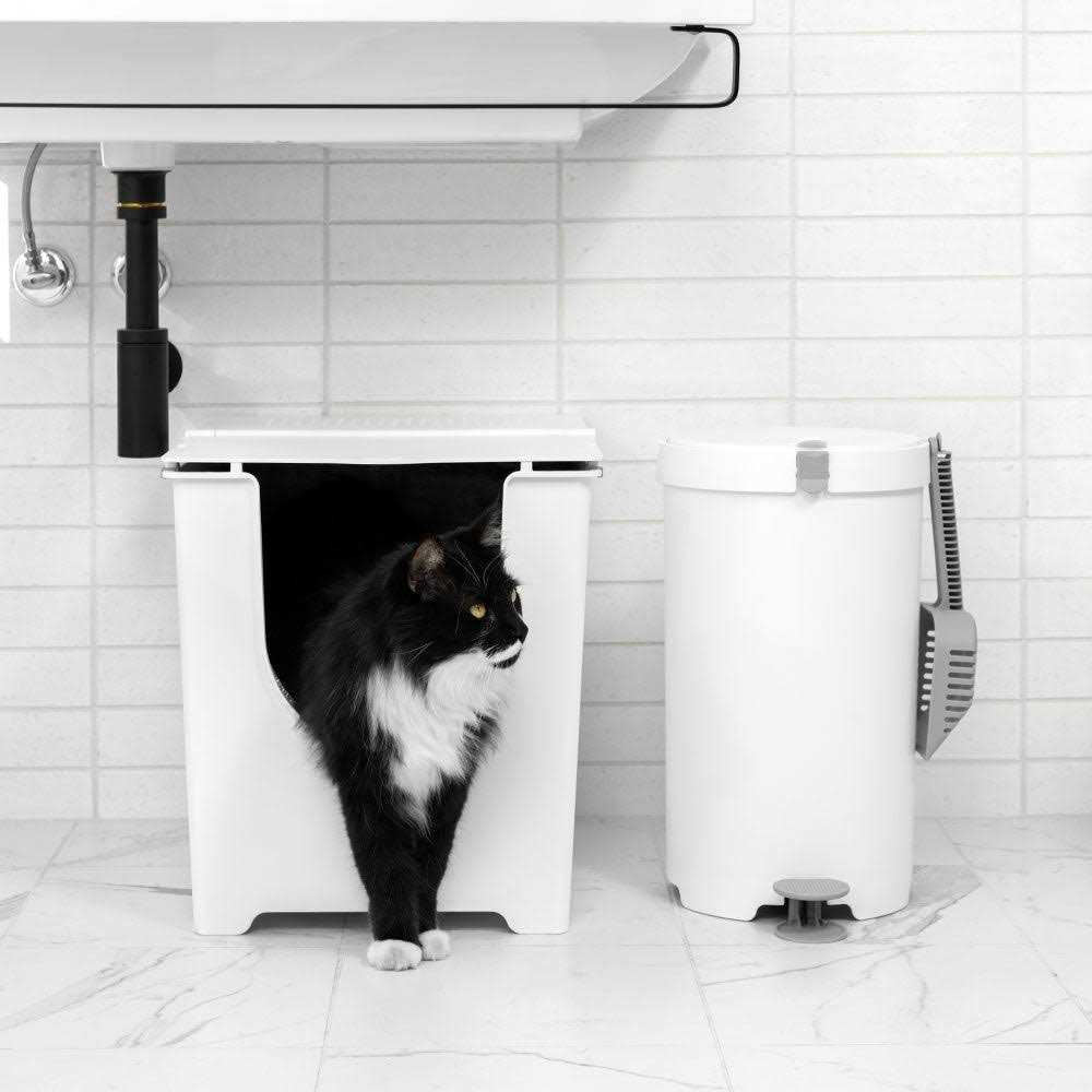 Flip Litter Box with Scoop and Reusable Liner X309